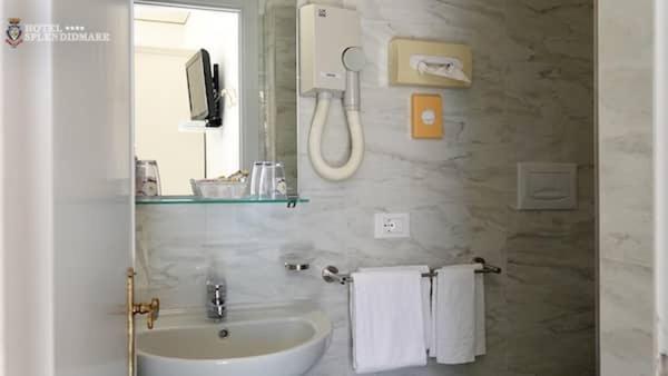 Hotel Splendid Mare ไลเกวญา ภายนอก รูปภาพ