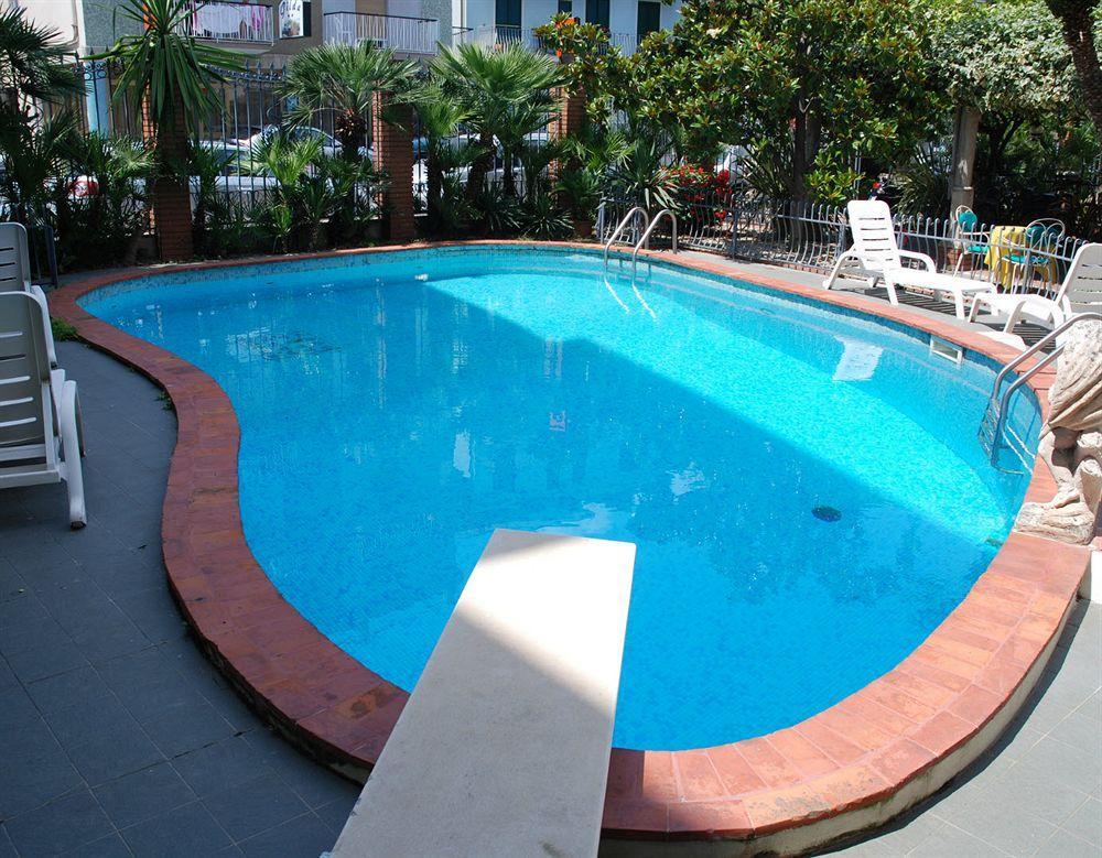 Hotel Splendid Mare ไลเกวญา ภายนอก รูปภาพ