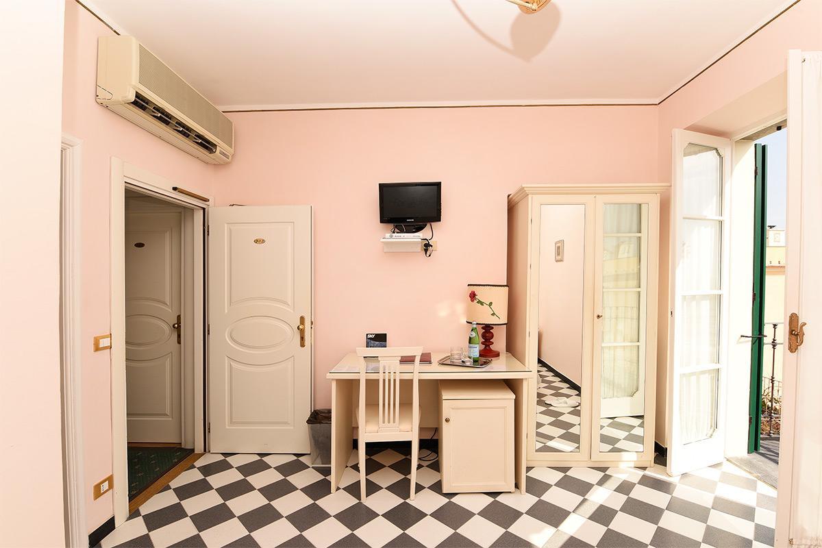 Hotel Splendid Mare ไลเกวญา ภายนอก รูปภาพ