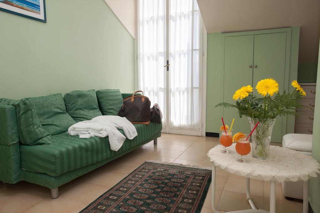 Hotel Splendid Mare ไลเกวญา ภายนอก รูปภาพ